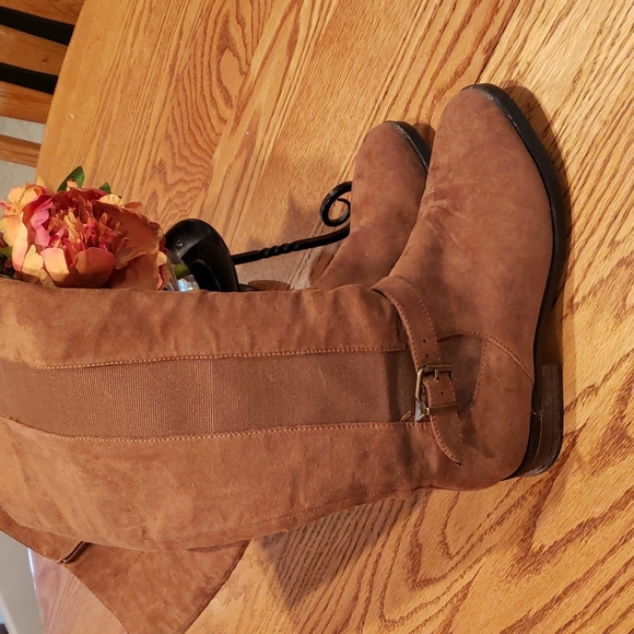 American Eagle Faux Suede Boots size 7 🌼🌿 - Picture 2 of 7